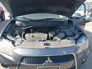 2011 Mitsubishi Outlander SE with VIN JA4AS3AWXBU022418, listed as a IAAI auction lot 40025021 with 188,695 mi miles. Bid and sale history available at carsss.com. Image 10.