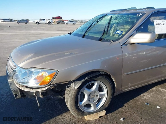2000 Toyota Avalon XL with VIN 4T1BF28B5YU007096, listed as a IAAI auction lot 41409145 with NaN miles. Bid and sale history available at carsss.com. Image 19.