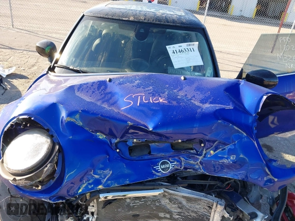 2020 MINI Hardtop Cooper S z VIN WMWXR5C09L2M32640, wystawiony jako IAAI lot #41463311 z przebiegiem 62 050 mil mil oraz . Historia ofert i sprzedaży dostępna na DreamBid. Obrazek 10.