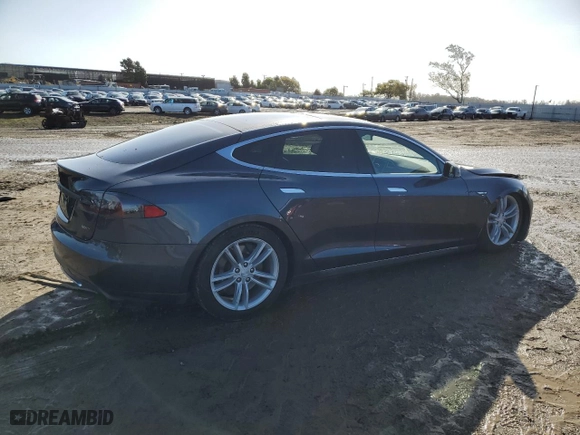 2015 Tesla Model S 85D with VIN 5YJSA1E22FF108359, listed as a Copart auction lot 45116525 with 121438 miles and Salvage Title. Bid and sale history available at carsss.com. Image 3.
