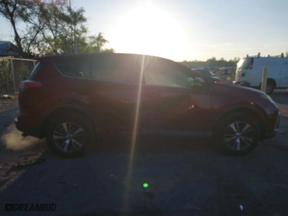 2018 Toyota RAV4 XLE with VIN 2T3WFREV7JW496591, listed as a IAAI auction lot 41752233 with 54,027 mi miles. Bid and sale history available at carsss.com. Image 14.