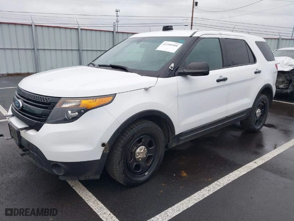 2015 Ford Utility Police Interceptor with VIN 1FM5K8AR1FGA46430, listed as a IAAI auction lot 41598988 with 137,809 mi miles. Bid and sale history available at carsss.com. Image 2.