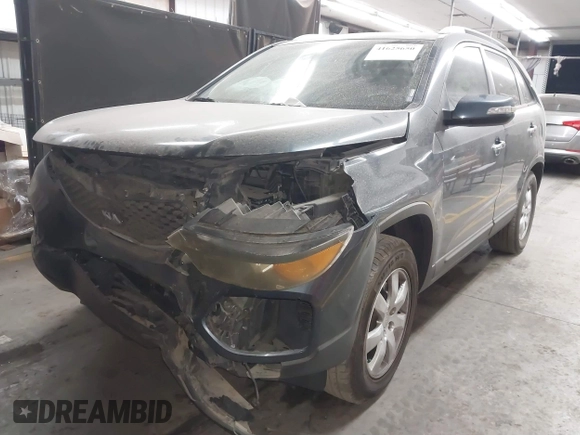2011 Kia Sorento LX with VIN 5XYKT4A18BG167038, listed as a IAAI auction lot 41625650 with 238,628 mi miles. Bid and sale history available at carsss.com. Image 17.