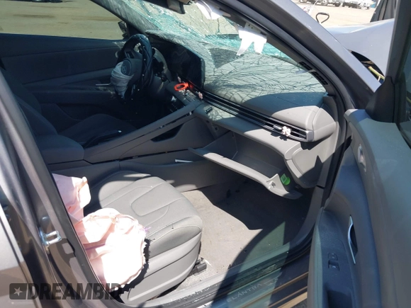 2024 Hyundai Elantra SEL with VIN KMHLM4DG9RU758372, listed as a IAAI auction lot 42165823 with 8,744 mi miles and . Bid and sale history available at DreamBid. Image 5.