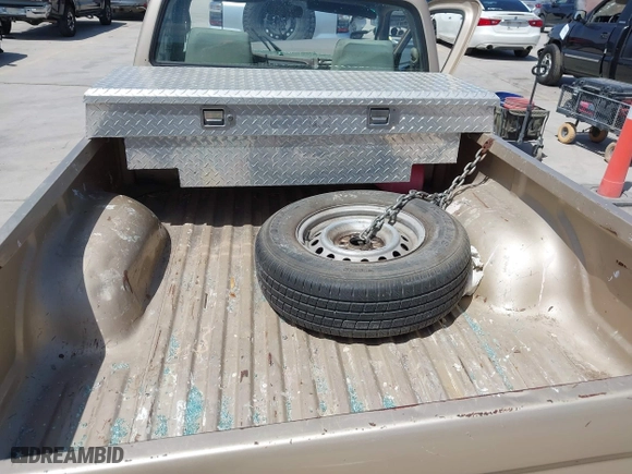 2002 Toyota Tacoma with VIN 5TENL42N62Z085135, listed as a IAAI auction lot 41831720 with 260,214 mi miles. Bid and sale history available at carsss.com. Image 8.