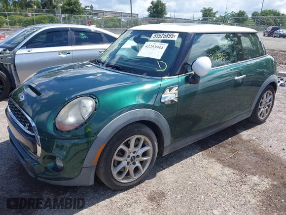 2015 MINI Hardtop S z VIN WMWXP7C50F2A38545, wystawiony jako IAAI lot #42253944 z przebiegiem 74 395 mil mil oraz . Historia ofert i sprzedaży dostępna na DreamBid. Obrazek 17.