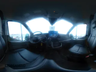 2022 Ford Transit Cargo z VIN 1FTBR2CG0NKA17606, wystawiony jako IAAI lot #41061434 z przebiegiem 64 062 mil mil oraz . Historia ofert i sprzedaży dostępna na DreamBid. Obrazek 18.
