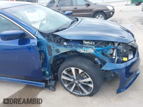 2017 Nissan Altima SR with VIN 1N4AL3AP2HN347052, listed as a IAAI auction lot 42114336 with 34,928 mi miles and . Bid and sale history available at carsss.com. Image 6.