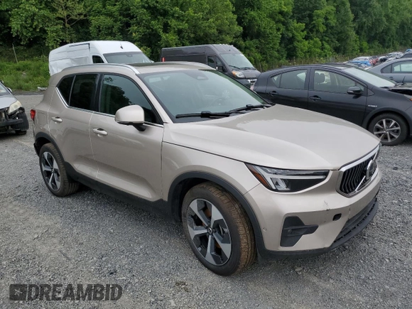 2024 Volvo XC40 Plus Bright Theme with VIN YV4L12UE3R2290695, listed as a Copart auction lot 61178065 with 42,047 mi miles and Clean title. Bid and sale history available at DreamBid. Image 4.