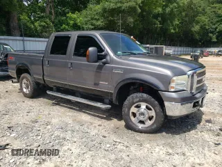 2005 Ford F-250 XL with VIN 1FTSW21P25EC64412, listed as a Copart auction lot 61992935 with 165,296 mi miles and Salvage title. Bid and sale history available at DreamBid. Image 4.