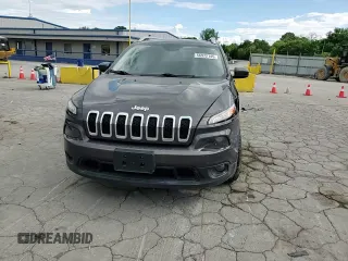 2017 Jeep Cherokee Latitude z VIN 1C4PJLCB5HW554279, wystawiony jako Copart lot #56972145 z przebiegiem 117 164 mil mil oraz Szkoda całkowita • Salvage title. Historia ofert i sprzedaży dostępna na DreamBid. Obrazek 14.