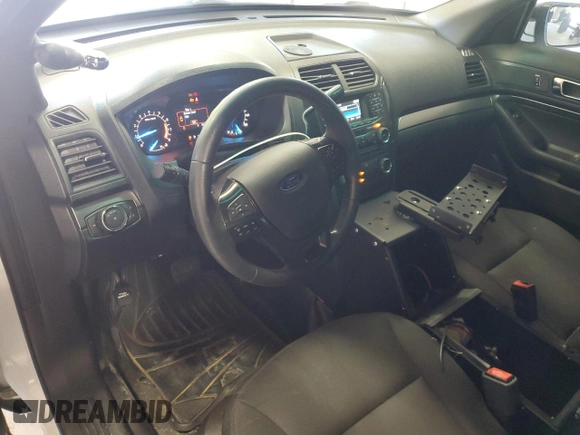 2017 Ford Police Interceptor Utility с VIN 1FM5K8AR2HGA24018, выставлен на аукционе Copart как лот 61193805 с пробегом 98 679 миль миль и Чистый • Clean title. История ставок и продаж доступна на DreamBid. Изображение 8.
