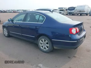 2006 Volkswagen Passat Value Edition z VIN WVWAK73C86P082430, wystawiony jako IAAI lot #39916234 z przebiegiem 169 431 mil mil oraz . Historia ofert i sprzedaży dostępna na DreamBid. Obrazek 3.