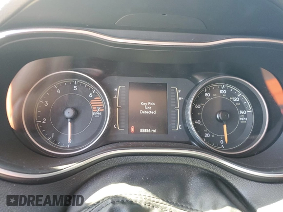 2019 Jeep Cherokee Latitude Plus z VIN 1C4PJMLB0KD112955, wystawiony jako Copart lot #58196135 z przebiegiem 85 856 mil mil oraz Szkoda całkowita • Salvage title. Historia ofert i sprzedaży dostępna na DreamBid. Obrazek 9.