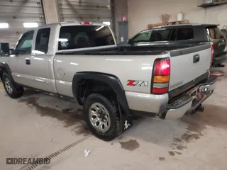 2007 GMC Sierra 1500 SLE with VIN 1GTEK19Z37Z113986, listed as a IAAI auction lot 41833502 with 189,304 mi miles. Bid and sale history available at carsss.com. Image 3.