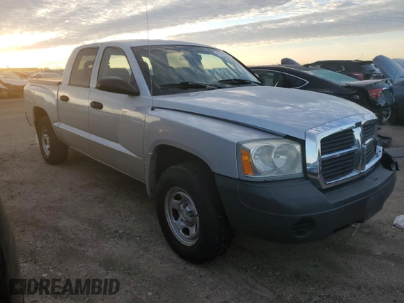 2005 Dodge Dakota ST with VIN 1D7HE28K05S329305, listed as a Copart auction lot 42756455 with 101,545 mi miles and Salvage Title. Bid and sale history available at DreamBid. Image 4.