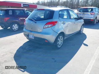 2011 Mazda 2 Sport z VIN JM1DE1HY2B0105631, wystawiony jako IAAI lot #41858190 z przebiegiem 188 253 mil mil oraz . Historia ofert i sprzedaży dostępna na DreamBid. Obrazek 4.