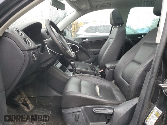 2013 Volkswagen Tiguan SE z VIN WVGBV7AX3DW544490, wystawiony jako Copart lot #52632675 z przebiegiem 149 170 mil mil oraz Czysty tytuł • Clean title. Historia ofert i sprzedaży dostępna na DreamBid. Obrazek 7.
