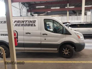 2015 Ford Transit Cargo z VIN 1FTNR1ZM4FKA66250, wystawiony jako IAAI lot #42249224 z przebiegiem 86 225 mil mil oraz . Historia ofert i sprzedaży dostępna na DreamBid. Obrazek 13.