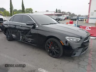 2022 Mercedes-Benz E 350 with VIN W1KZF8DB8NB025066, listed as a IAAI auction lot 42444549 with 40,293 mi miles and . Bid and sale history available at DreamBid. Image 1.