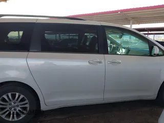 2016 Toyota Sienna XLE с VIN 5TDYK3DC0GS762593, выставлен на аукционе IAAI как лот 41769173 с пробегом 71 869 миль миль и . История ставок и продаж доступна на DreamBid. Изображение 13.
