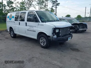 2012 GMC Savana Cargo with VIN 1GTW7FCA1C1157824, listed as a IAAI auction lot 42012172 with 200,961 mi miles. Bid and sale history available at carsss.com. Image 1.