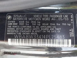2004 BMW 3 Series 325Ci with VIN WBABW33414PL25483, listed as a IAAI auction lot 40604293 with 1 mi miles. Bid and sale history available at carsss.com. Image 9.
