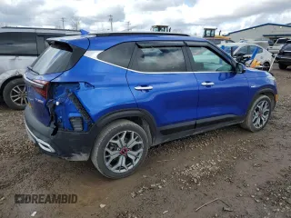 2021 Kia Seltos SX with VIN KNDETCA26M7081310, listed as a Copart auction lot 50694335 with 68,742 mi miles and Salvage Title. Bid and sale history available at carsss.com. Image 3.