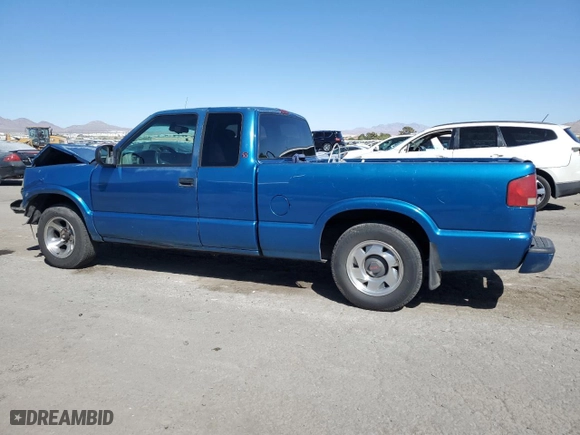 2001 GMC Sonoma SLS w/1SF Pkg with VIN 1GTCS195618128435, listed as a Copart auction lot 72036804 with 181,151 mi miles and Salvage Title. Bid and sale history available at carsss.com. Image 2.