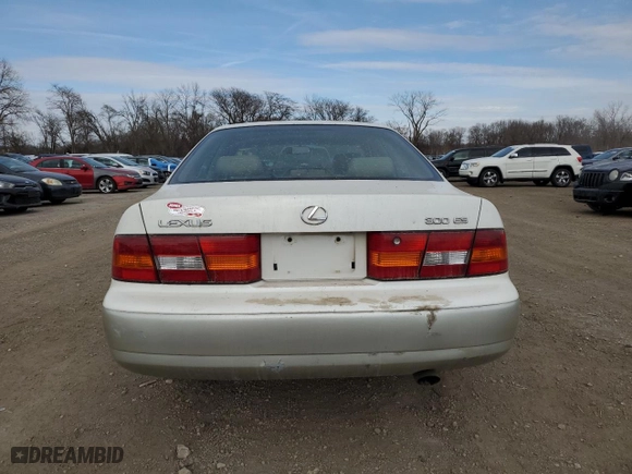 1998 Lexus ES 300 Luxury Sport Sdn with VIN JT8BF28G5W5018766, listed as a Copart auction lot 50796305 with 278,560 mi miles and Salvage Title. Bid and sale history available at carsss.com. Image 6.