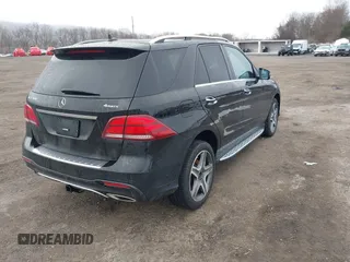 2017 Mercedes-Benz M 400 z VIN 4JGDA5GB7HA880652, wystawiony jako IAAI lot #41785173 z przebiegiem 96 154 mil mil oraz . Historia ofert i sprzedaży dostępna na DreamBid. Obrazek 4.