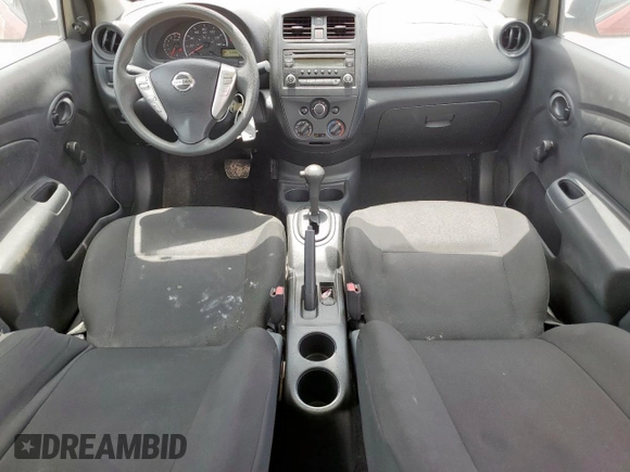 2015 Nissan Versa SV z VIN 3N1CN7AP9FL924261, wystawiony jako Copart lot #61920525 z przebiegiem 56 208 mil mil oraz Czysty tytuł • Clean title. Historia ofert i sprzedaży dostępna na DreamBid. Obrazek 8.