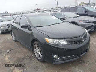 2013 Toyota Camry L with VIN 4T1BF1FK6DU222137, listed as a IAAI auction lot 41910131 with 139,743 mi miles. Bid and sale history available at carsss.com. Image 1.