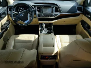 2017 Toyota Highlander Limited with VIN 5TDYZRFH6HS219547, listed as a Copart auction lot 55487995 with 129,617 mi miles and Salvage title. Bid and sale history available at DreamBid. Image 8.