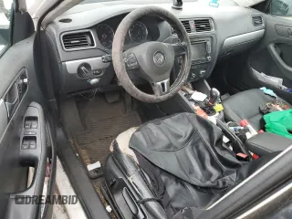 2013 Volkswagen Jetta SE с VIN 3VWDP7AJ3DM363552, выставлен на аукционе Copart как лот 57640685 с пробегом Не указан миль и Списание • Salvage title. История ставок и продаж доступна на DreamBid. Изображение 8.