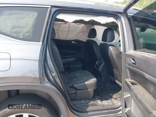2019 Volkswagen Atlas SEL Premium с VIN 1V2NR2CA5KC605594, выставлен на аукционе IAAI как лот 42335436 с пробегом 73 122 миль миль и . История ставок и продаж доступна на DreamBid. Изображение 8.