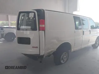 2017 GMC Savana Cargo z VIN 1GTW7AFF4H1149962, wystawiony jako IAAI lot #42215915 z przebiegiem 105 181 mil mil oraz . Historia ofert i sprzedaży dostępna na DreamBid. Obrazek 6.
