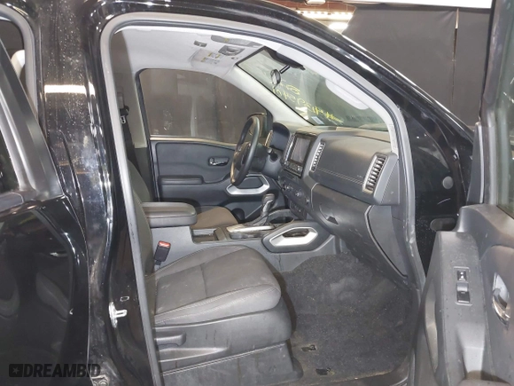 2024 Nissan Frontier PRO-4X with VIN 1N6ED1EK2RN643036, listed as a IAAI auction lot 41395401 with 24,799 mi miles. Bid and sale history available at carsss.com. Image 5.