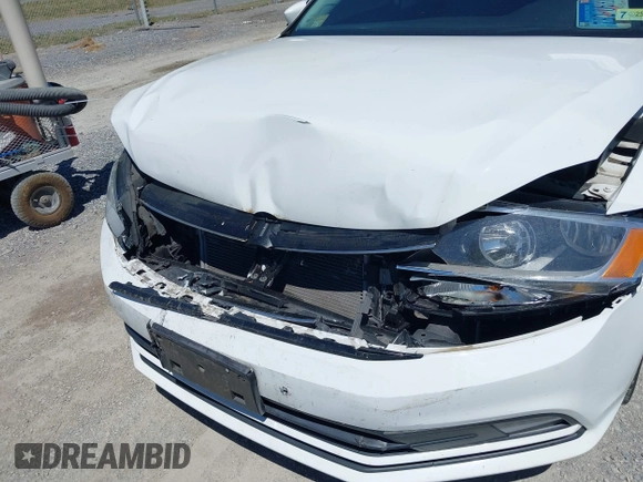 2015 Volkswagen Jetta SE with VIN 3VWD07AJ8FM284756, listed as a IAAI auction lot 42038453 with 127,112 mi miles and . Bid and sale history available at DreamBid. Image 6.