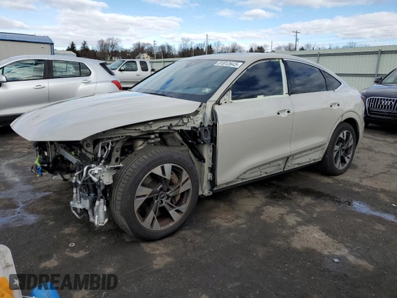 2022 Audi e-tron Sportback S line Premium z VIN WA11AAGE2NB013721, wystawiony jako Copart lot #81812643 z przebiegiem 40 749 mil mil oraz . Historia ofert i sprzedaży dostępna na DreamBid. Obrazek 1.