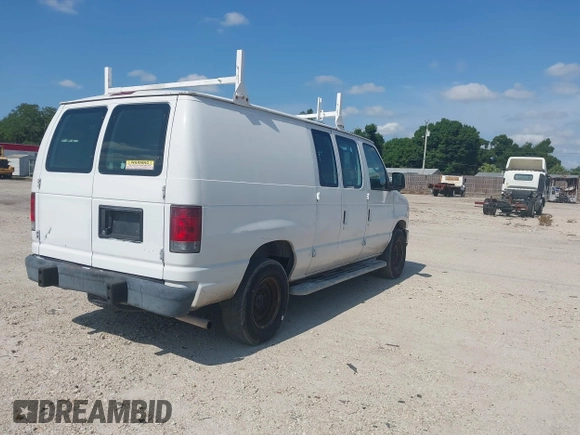 2013 Ford Econoline Cargo Commercial z VIN 1FTNE2EW4DDA25532, wystawiony jako IAAI lot #42136969 z przebiegiem 228 446 mil mil oraz . Historia ofert i sprzedaży dostępna na DreamBid. Obrazek 4.