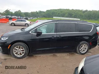 2022 Chrysler Pacifica Touring L with VIN 2C4RC1BG3NR106311, listed as a IAAI auction lot 42158651 with 68,473 mi miles and . Bid and sale history available at DreamBid. Image 15.