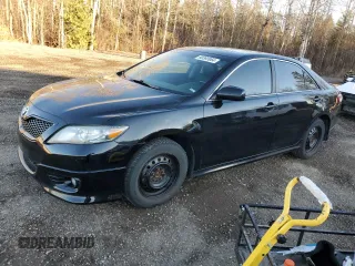 2010 Toyota Camry z VIN 4T1BF3EK4AU073204, wystawiony jako Copart lot #80369964 z przebiegiem 169 286 mil mil oraz Czysty tytuł • Clean title. Historia ofert i sprzedaży dostępna na DreamBid. Obrazek 1.