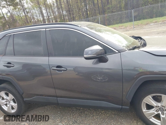 2020 Toyota RAV4 XLE with VIN 2T3P1RFV6LC124231, listed as a IAAI auction lot 41929008 with 49,592 mi miles. Bid and sale history available at carsss.com. Image 14.