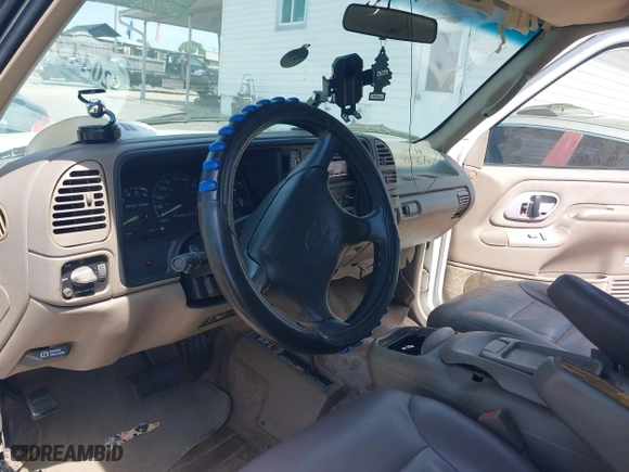 1996 Chevrolet Tahoe with VIN 1GNEK13R4TJ340094, listed as a IAAI auction lot 42044326 with 178,418 mi miles. Bid and sale history available at carsss.com. Image 14.