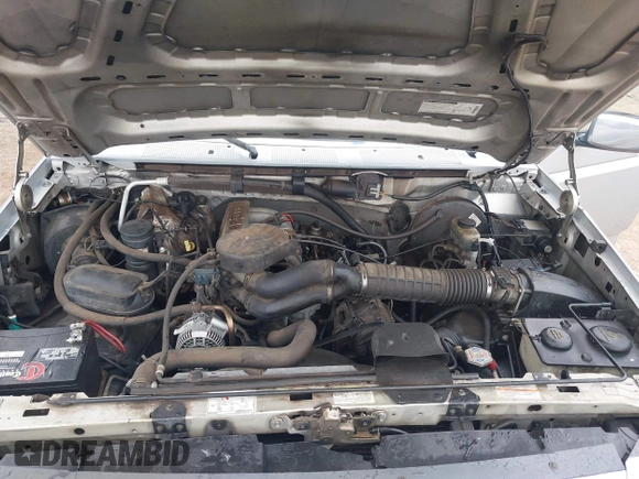 1996 Ford F-150 with VIN 1FTEX15H6TKA38105, listed as a IAAI auction lot 41936330 with 198,732 mi miles. Bid and sale history available at carsss.com. Image 10.
