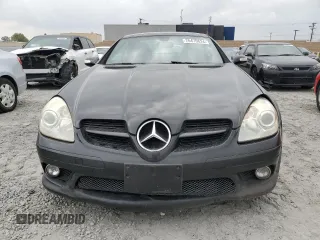 2005 Mercedes-Benz SLK-Class with VIN WDBWK56F85F041220, listed as a Copart auction lot 76470624 with 111,081 mi miles and Salvage Title. Bid and sale history available at carsss.com. Image 5.