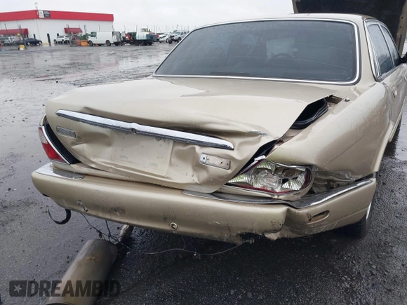 2002 Jaguar XJ 8 with VIN SAJDA14C62LF43688, listed as a IAAI auction lot 41538366 with Not provided miles and . Bid and sale history available at DreamBid. Image 6.