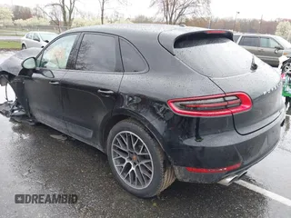 2018 Porsche Macan z VIN WP1AA2A59JLB13452, wystawiony jako IAAI lot #41990842 z przebiegiem Nie podano mil oraz . Historia ofert i sprzedaży dostępna na DreamBid. Obrazek 3.