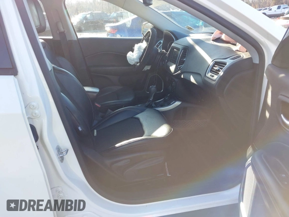 2020 Jeep Compass Latitude with VIN 3C4NJDBB2LT115599, listed as a IAAI auction lot 40970548 with 63,349 mi miles. Bid and sale history available at carsss.com. Image 5.